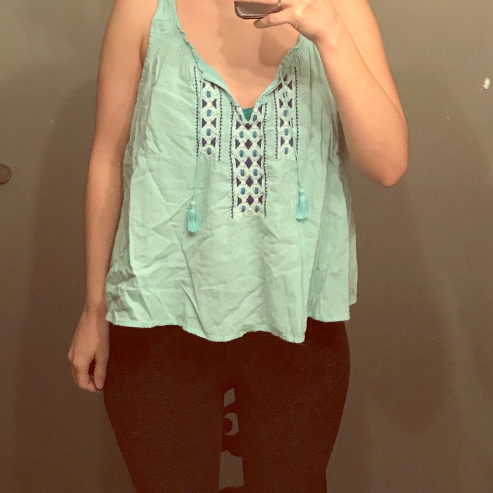 Woman’s “Hollister” tank top